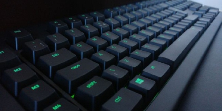 Rekomendasi keyboard gaming terbaik razer blackwidow chroma v2