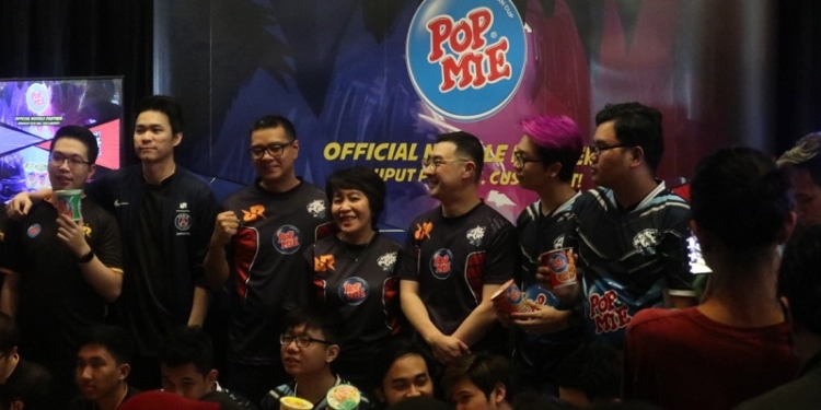 Dukung esports indonesia, pop mie jadi sponsor tim evos dan rrq! Gamedaim