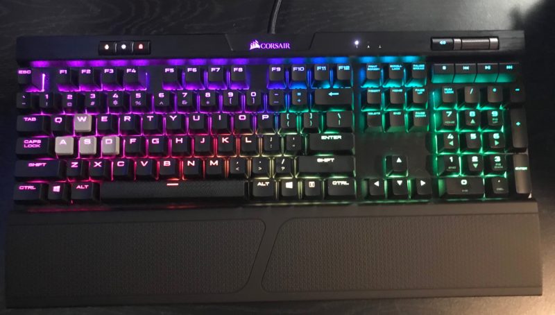 10 Rekomendasi Keyboard Gaming Terbaik, Keistimewaan Bukan Main! Corsair K363 RGB