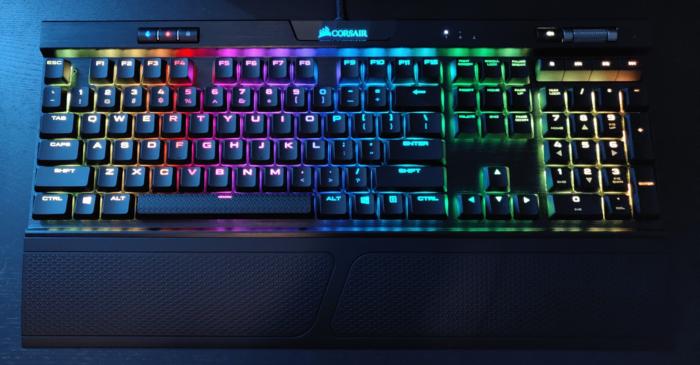10 Rekomendasi Keyboard Gaming Terbaik, Keistimewaan Bukan Main! Corsair K70 Rapid