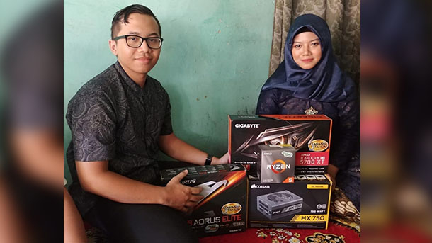 Terlalu santuy, seorang pria melamar kekasihnya dengan hardware pc! Gamedaim