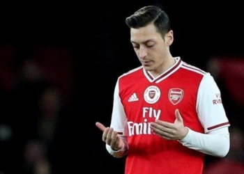 Kritik china, mesut özil dihapus dari game pes 2020 versi cina!