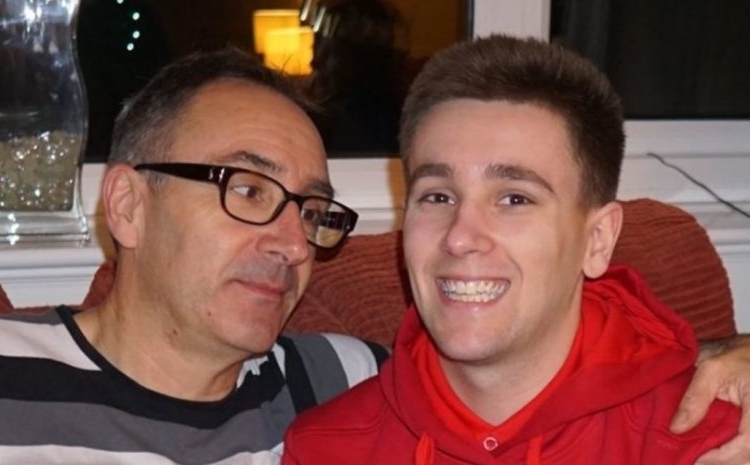 Terlalu lama bermain game saat lockdown, pria ini meninggal karena pembekuan darah! 1 Terlalu lama bermain game saat lockdown, pria ini meninggal karena pembekuan darah! Gamedaim