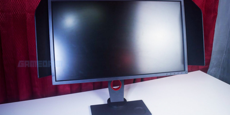 Benq zowie xl2746s front look gamedaim review