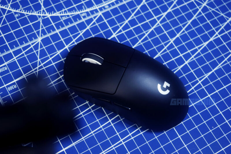 Logitech g pro x superlight side view gamedaim review