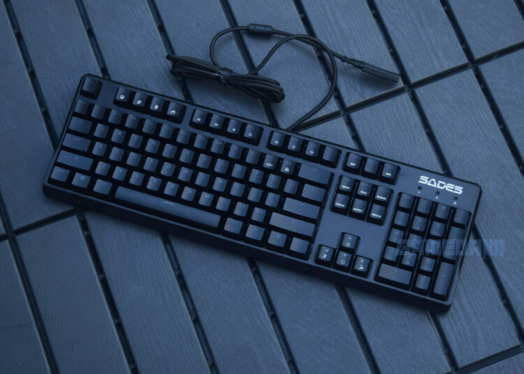 Review sades groza: keyboard full-size yang bulky 1 Sades groza keyboard gamedaim review