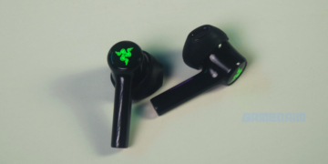 Razer hammerhead true wireless x flatlay putih gamedaim review