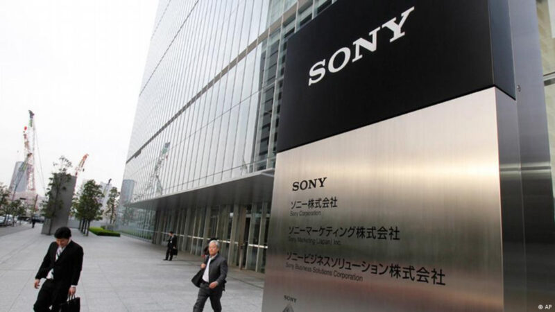 Saham Sony Jatuh 13%