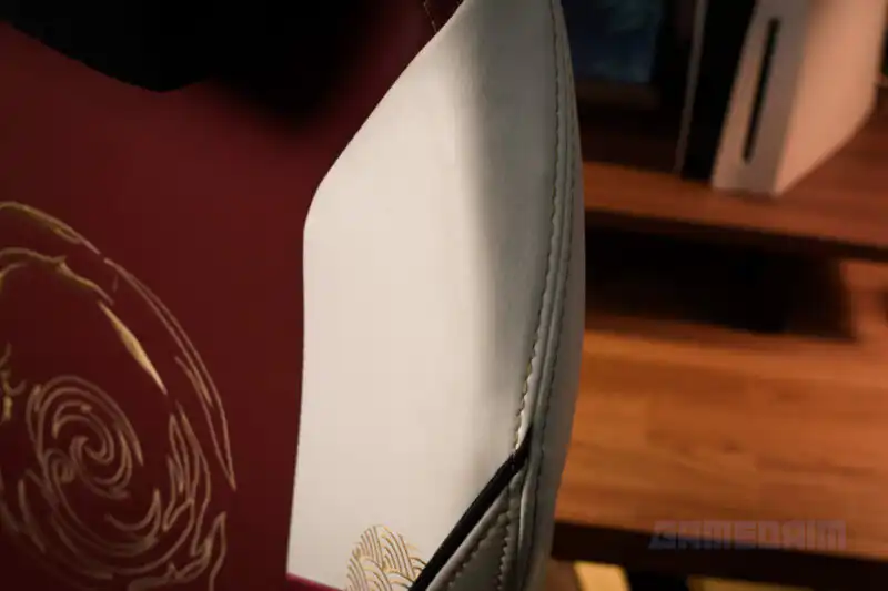Secretlab Leather Wipes Gamedaim Review 06