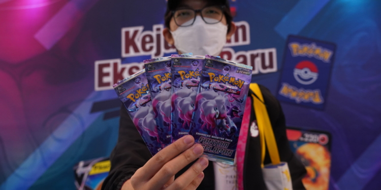 Booster pack fantom kegelapan