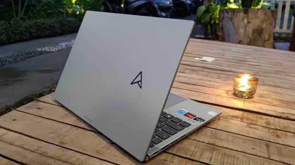 Zenbook s 13 oled laptop