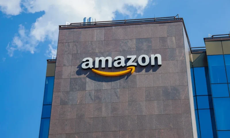 Amazon PHK Lebih dari 100 Karyawan