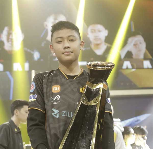 7 pro player free fire yang berprestasi di usia muda abay