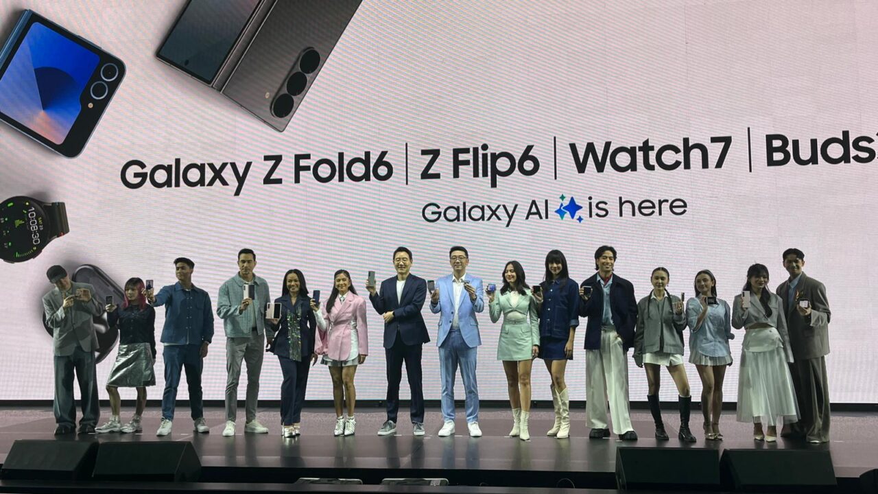 Samsung z fold6 flip6 group photo