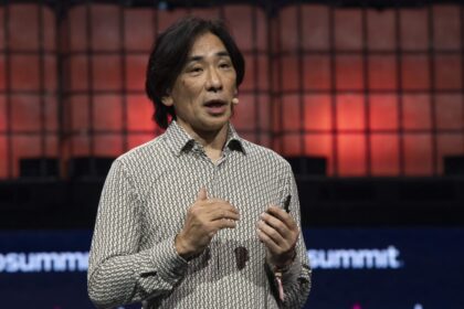 Shuji utsumi sega pertimbangkan layanan berlangganan game mirip netflix