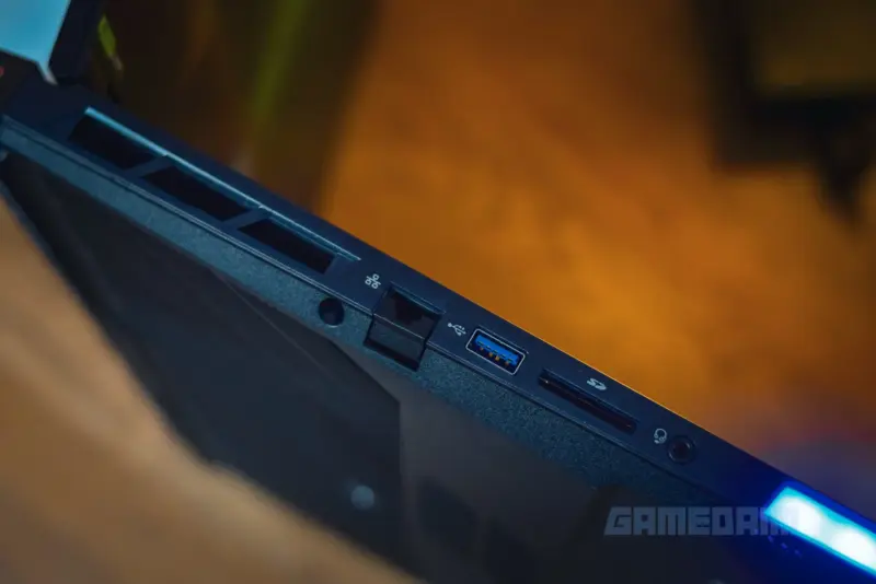 Review acer predator helios 18 ai: monster gaming laptop yang mengubah standar performa ai 10 Acer predator helios 18 ai 2025 gamedaim review 15