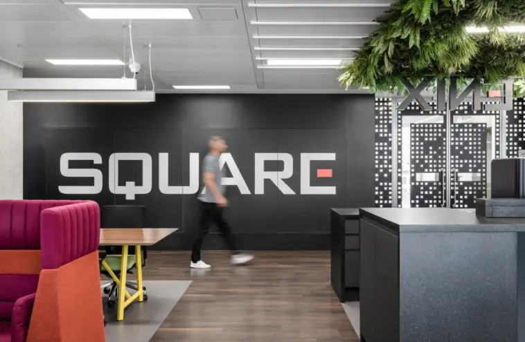 Dev. Final Fantasy, Square Enix Phk Hampir 140 Karyawan