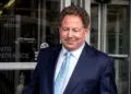 Bobby kotick activision blizzard dijual karena secara konsisten gagal mencapai target metrik rencana jangka panjang