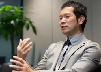 Toshihiro kondo nihon falcom tidak dapat bersaing dengan tiongkok dan korea dalam skala pengembangan dan modal