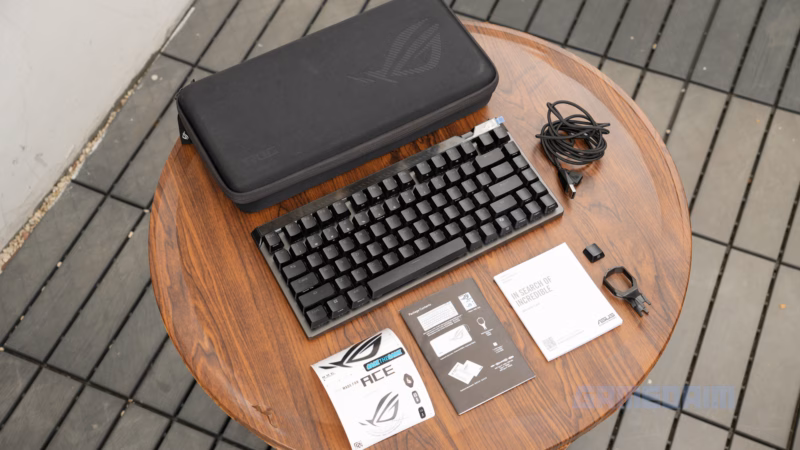 Isi paket penjualan ASUS ROG Falchion Ace 75 HE 