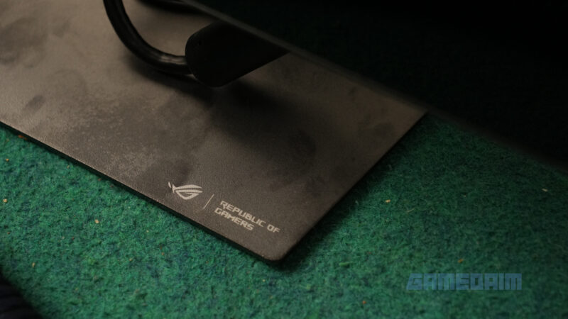 Monitor ASUS ROG Strix OLED XG32UCWG untuk gaming dan hiburan