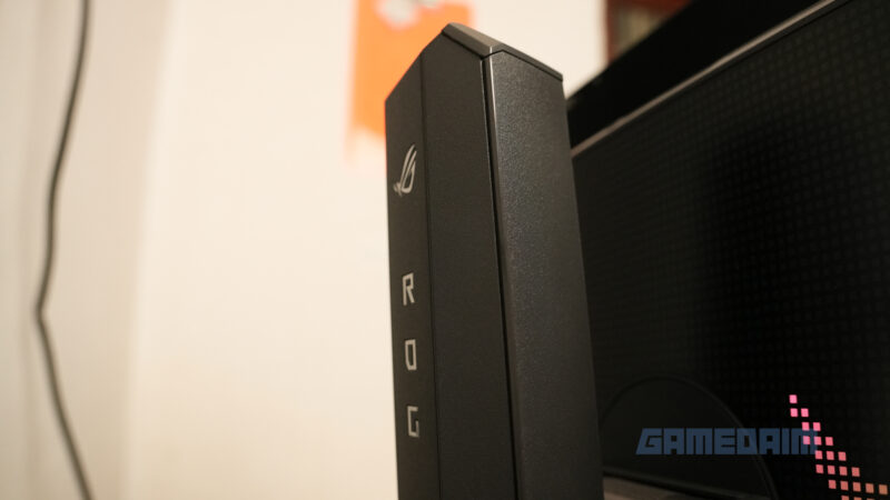 Monitor gaming ASUS ROG Strix OLED XG32UCWG dengan layar 32 inci dan fitur canggih