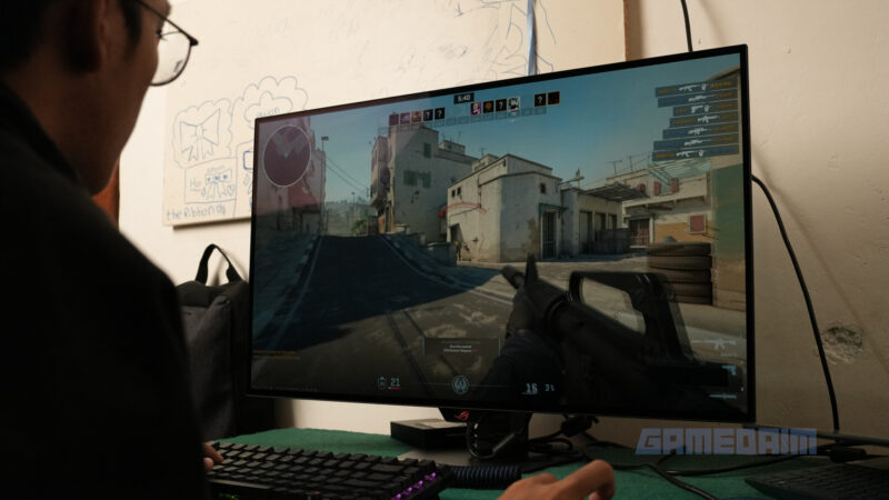 Monitor ASUS ROG Strix OLED XG32UCWG untuk gaming dan hiburan