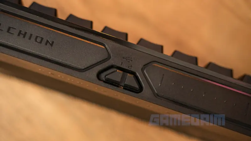 Gambar keyboard ASUS ROG Falchion Ace HFX dari review Gamedaim