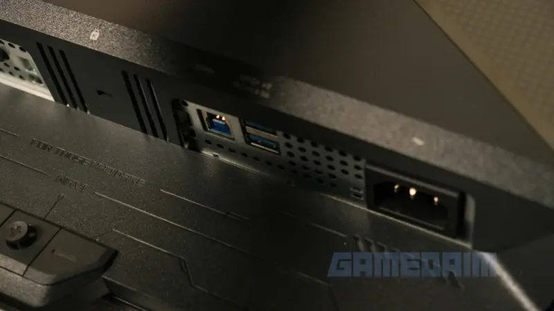 Monitor ROG Strix OLED XG27AQWMG dengan layar 27 inci dan fitur gaming canggih